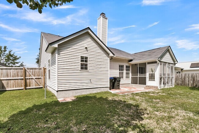 Building Photo - 124 Dovetail Cir