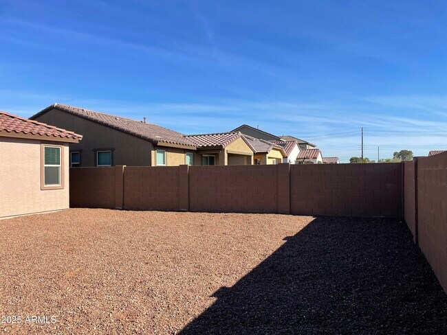 Building Photo - 9137 W Sells Dr