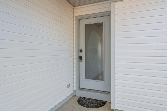 Building Photo - 423 Northview Ln