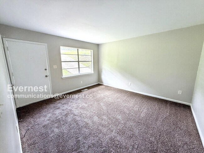 Building Photo - 900 Von Dale Dr