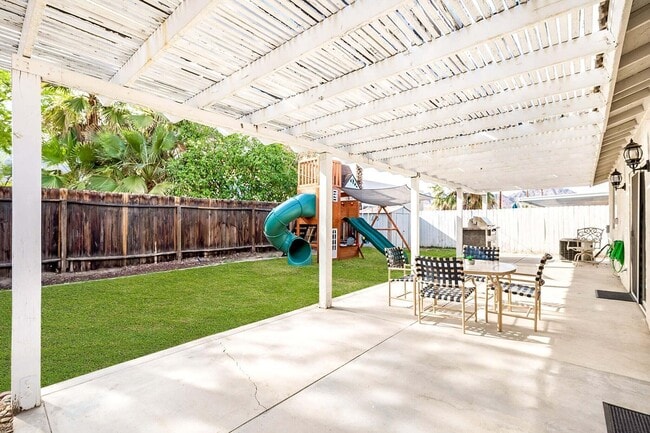 Building Photo - 51905 Avenida Velasco