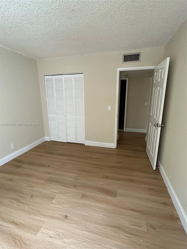 Building Photo - 9461 Evergreen Pl