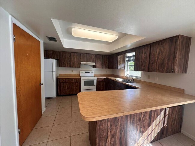 Building Photo - 25946 Pine Ridge Rd