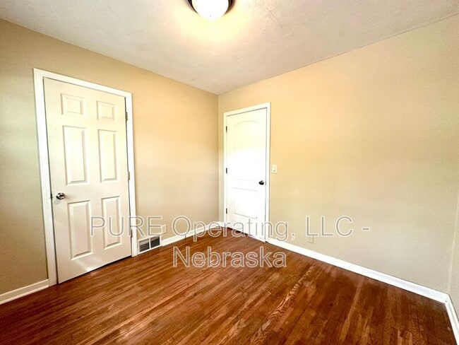 Building Photo - 5851 S 51st St