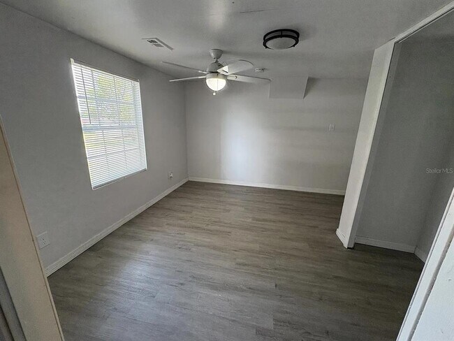 Building Photo - 227 Marveline Dr