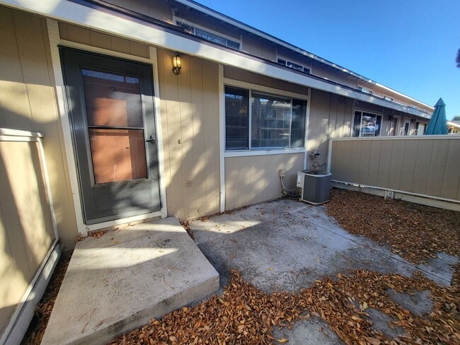 Primary Photo - 401 Allouette Way