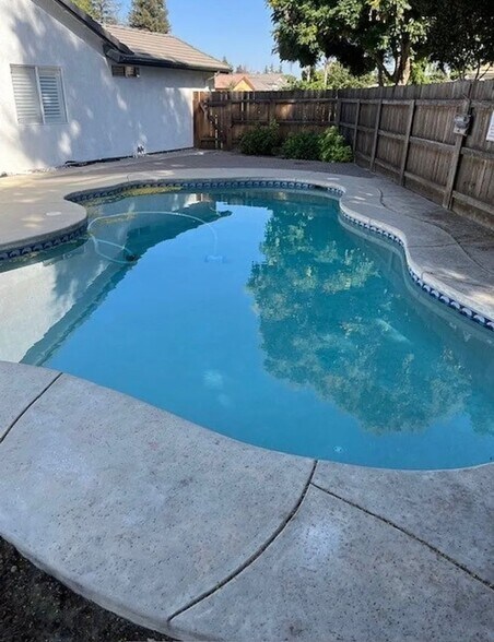 Building Photo - 5444 W Sunnyside Ct