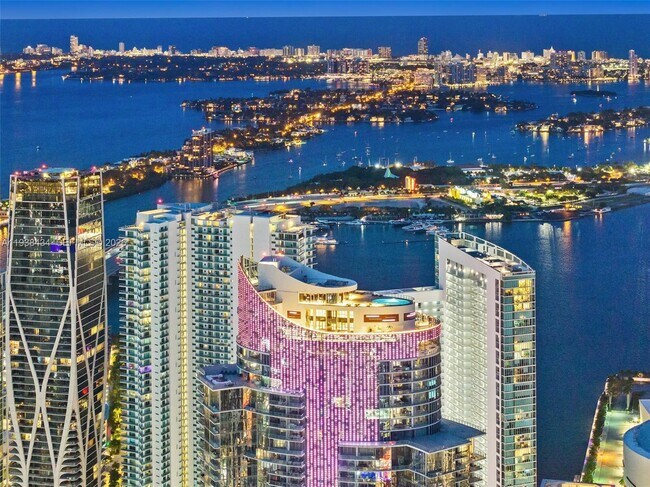 Building Photo - 851 NE 1st Ave