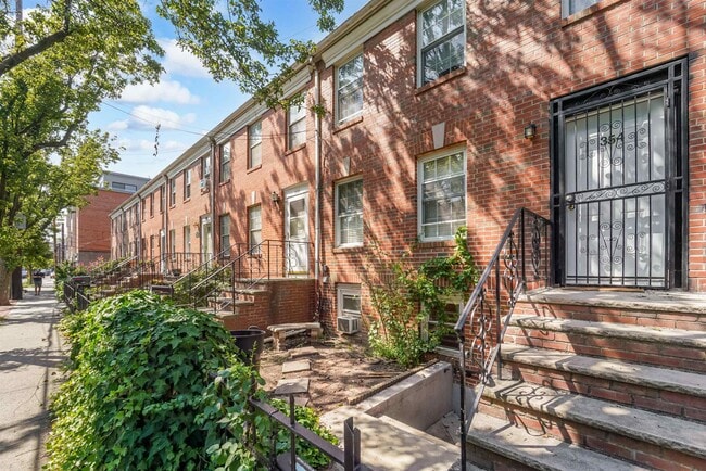 Building Photo - 354 1st St