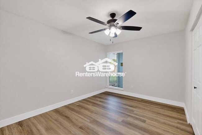 Building Photo - Completely Refreshed and ready for Move IN