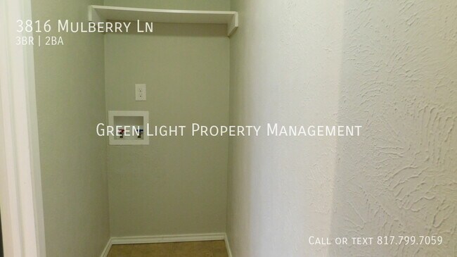 Building Photo - 3816 Mulberry Ln