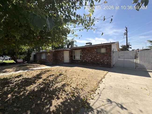 Building Photo - 2245 W Harvard Ave
