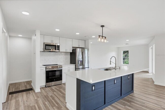 Building Photo - 2460 Whippoorwill Cir