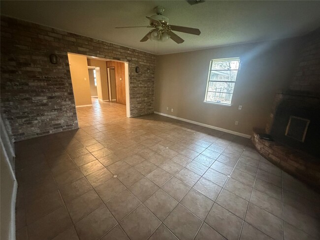 Building Photo - 6439 Deirdre Anne Dr