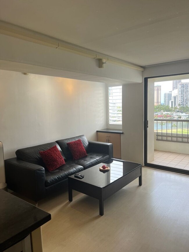 Building Photo - FURNISHED One Bedroom at the Marco Polo