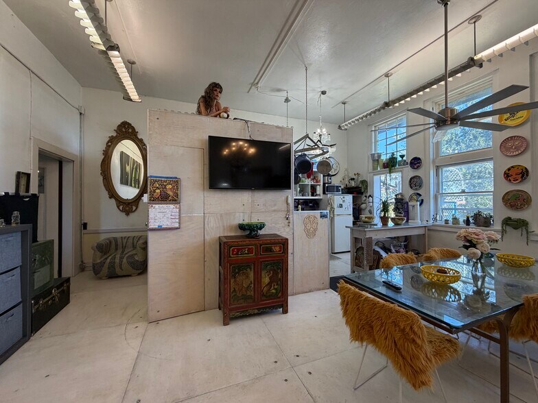 Building Photo - 101 Ten Broeck Ln