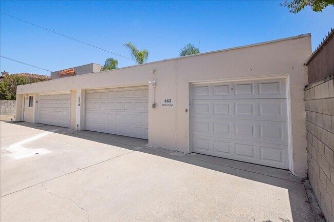 Building Photo - Corner lot home on a classic tree lined Beverly Hills street