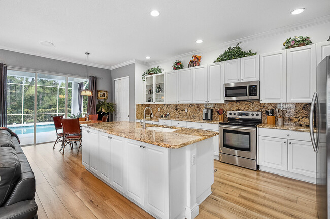 Building Photo - 4642 SW Hammock Creek Dr