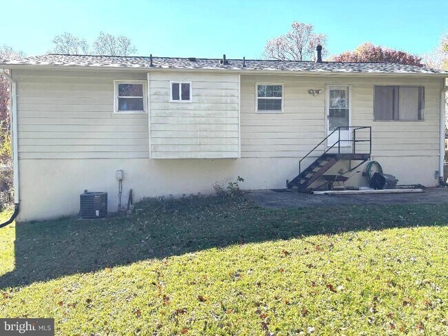 Building Photo - 5315 Manorfield Rd