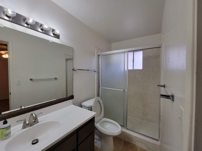 Building Photo - Beautiful 4 bed - 2 bath in Mesa!