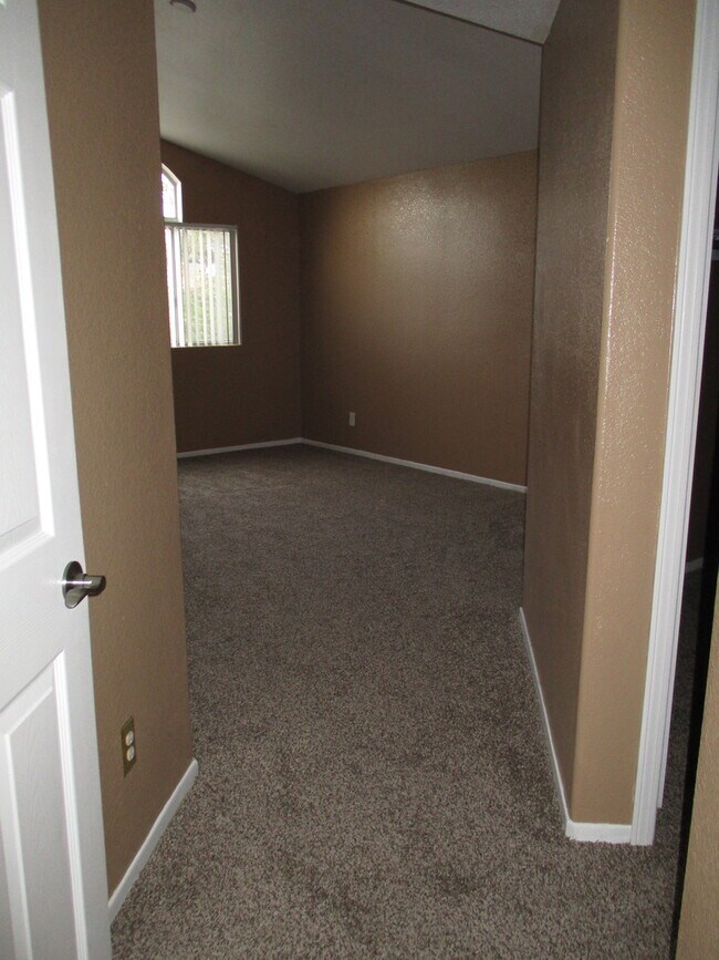 Building Photo - Beautiful Oasis-High Ceiling- Tile and Car...