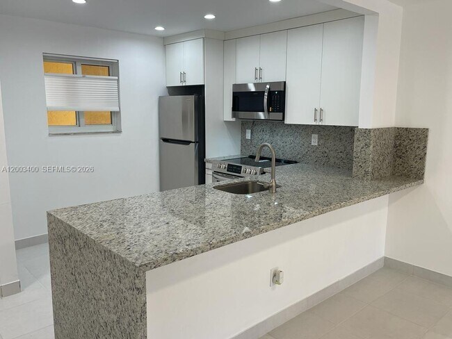 Building Photo - 7732 Camino Real