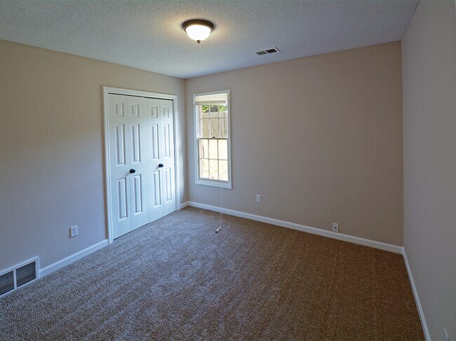 Building Photo - 4 Bed, 2 Bath in Cordova near Walnut Grove