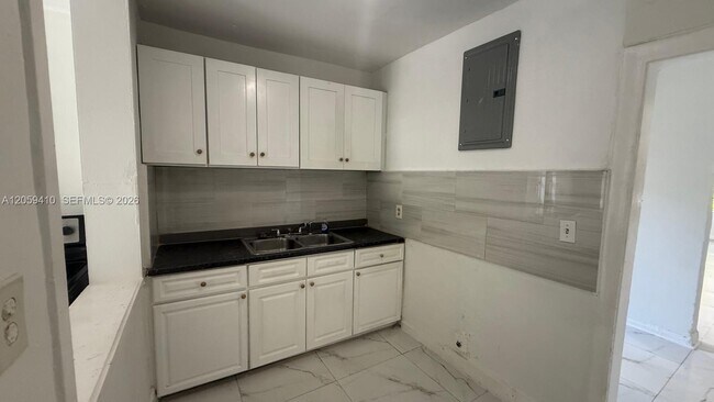 Building Photo - 836 NW 29th Terrace