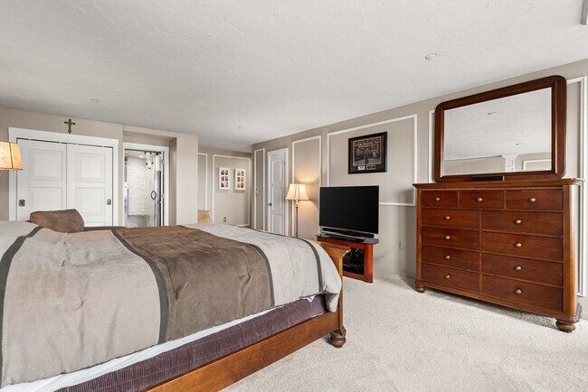 Building Photo - 1001 Marina Dr