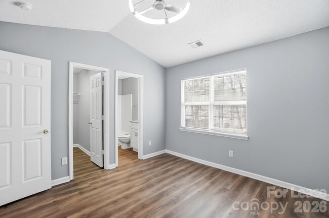 Building Photo - 1760 Forest Side Ln