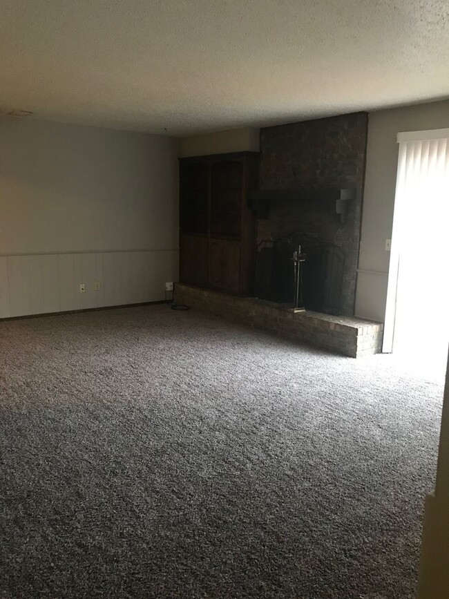 Building Photo - Edmond Home Ready for Occupancy