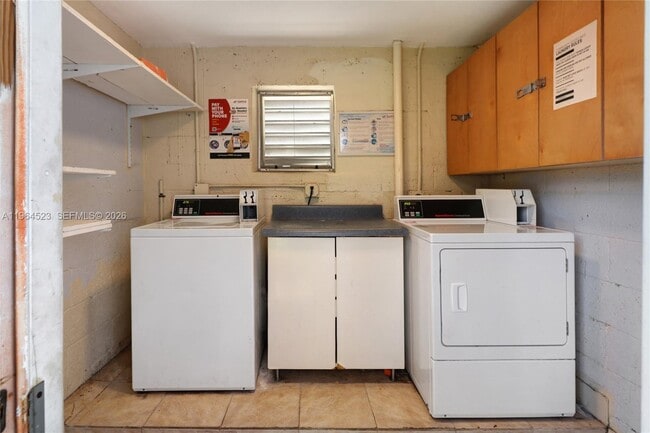 Building Photo - 8100 Crespi Blvd