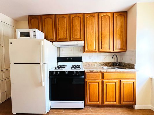 Building Photo - 21-24 29th St