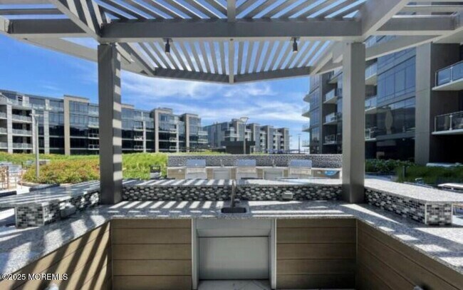 Building Photo - 15 Morris Ave