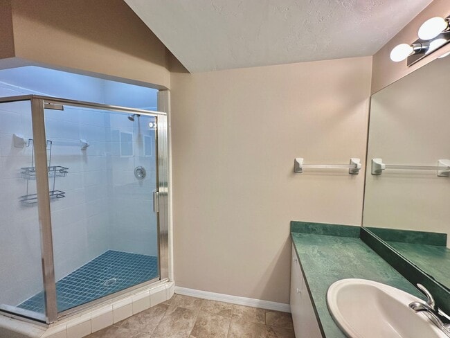 Building Photo - Beautifully Updated 2BR/2BA Corner Lot Home in Mill Pond – Monticello