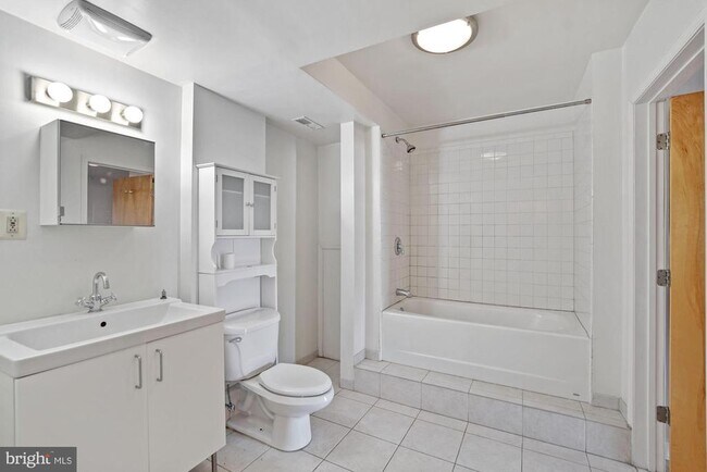 Building Photo - 1210 N Palethorp St