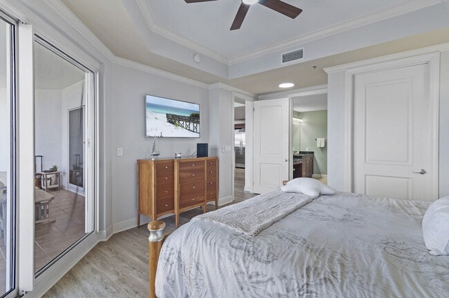 Building Photo - 725 Gulf Shore Dr