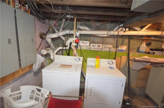 Building Photo - 258 Rakoczy Ave