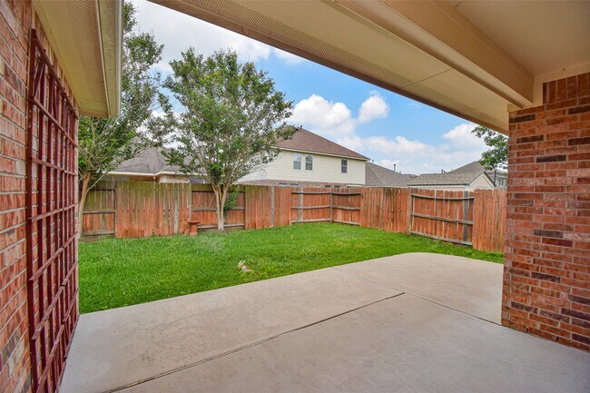 Building Photo - 17911 Serene Shore Dr