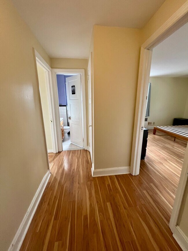 Building Photo - Gorgeous 3-Bedroom Home in Havertown! Avai...