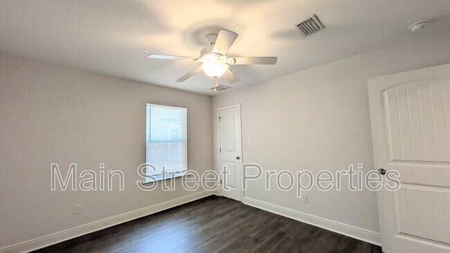 Building Photo - 313 N Navy Blvd