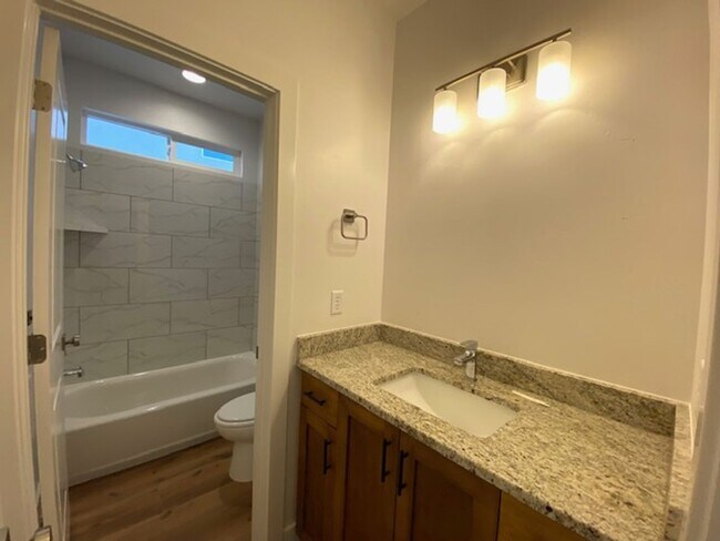 Building Photo - 438 N Stone Mountain Dr