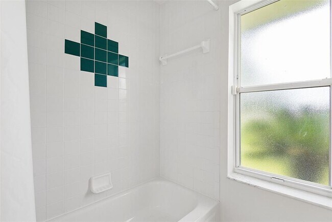 Building Photo - 113 Whippoorwill Dr