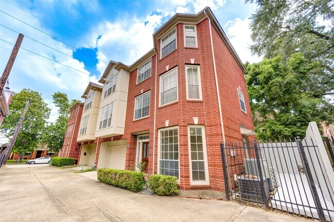 Building Photo - 1520 Park St