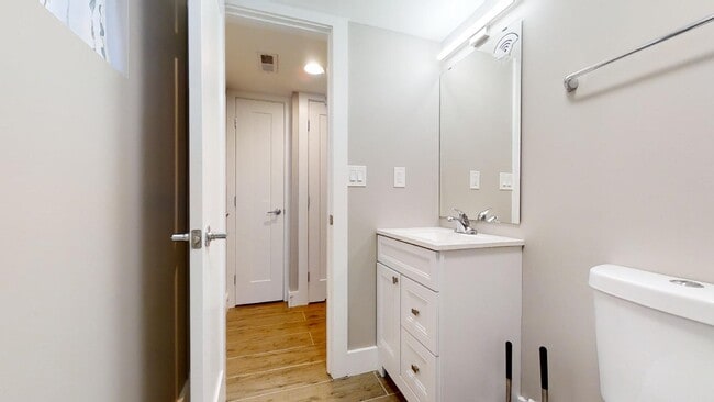 Building Photo - 12 Hawaii Ave NE