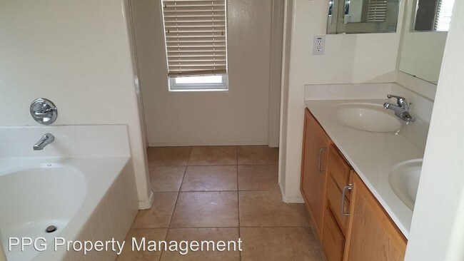 Building Photo - 3 br, 2.5 bath House - 17445 W Caribbean Ln