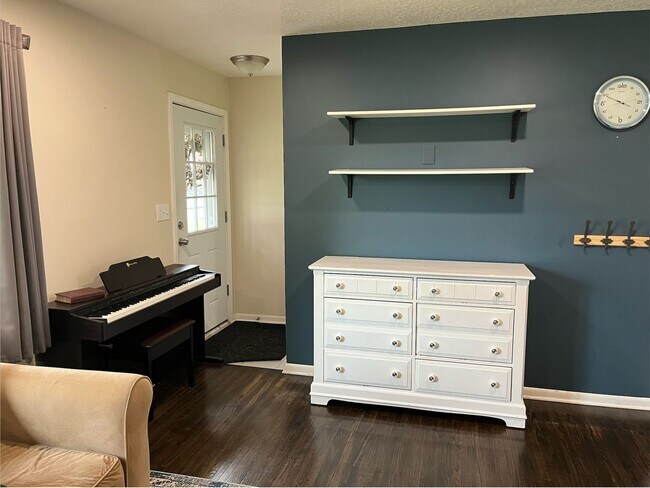 Building Photo - 2063 Coral Ln