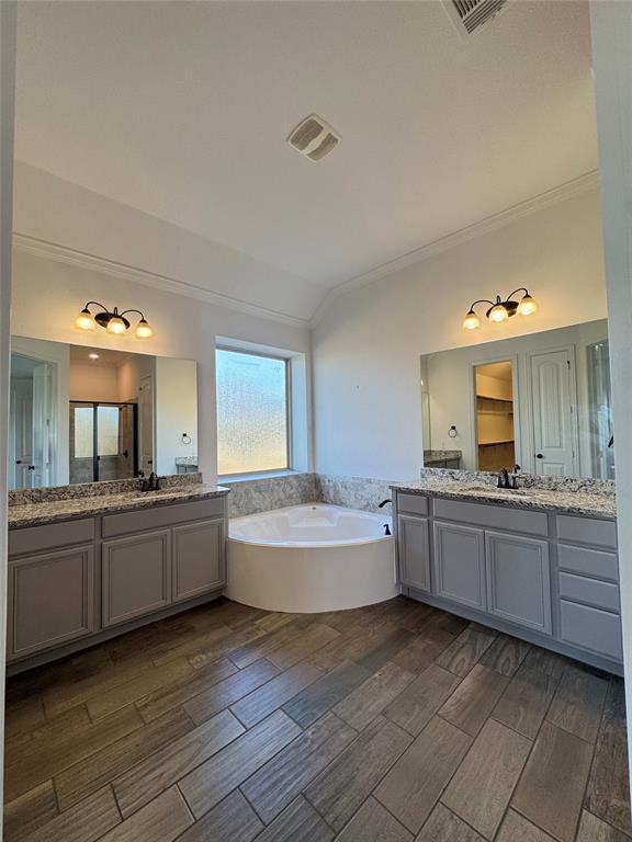 Building Photo - 4700 Topacio Dr