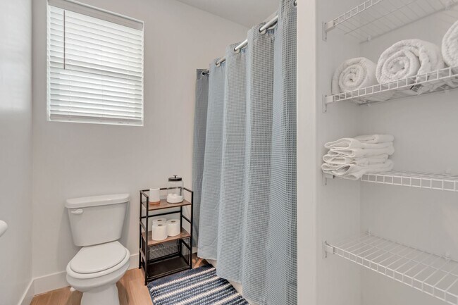 Building Photo - FREE FIRST MONTH'S RENT-Condominium in Prime Riverton Location