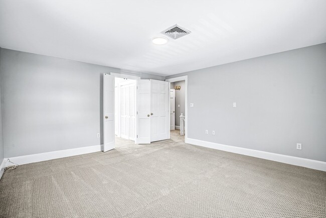 Building Photo - 11 Elmwood Ave